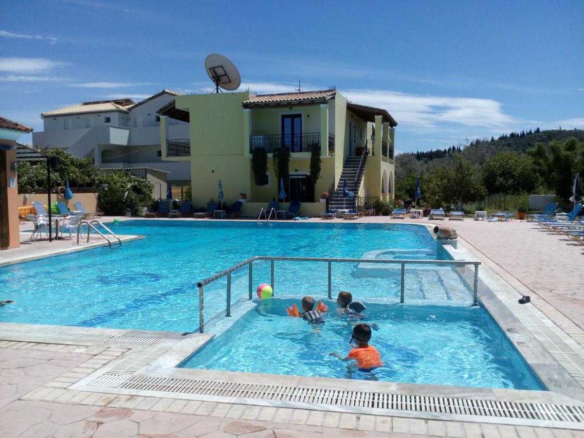 סידריון Amadeus Hawaii Apartments & Studios מראה חיצוני תמונה