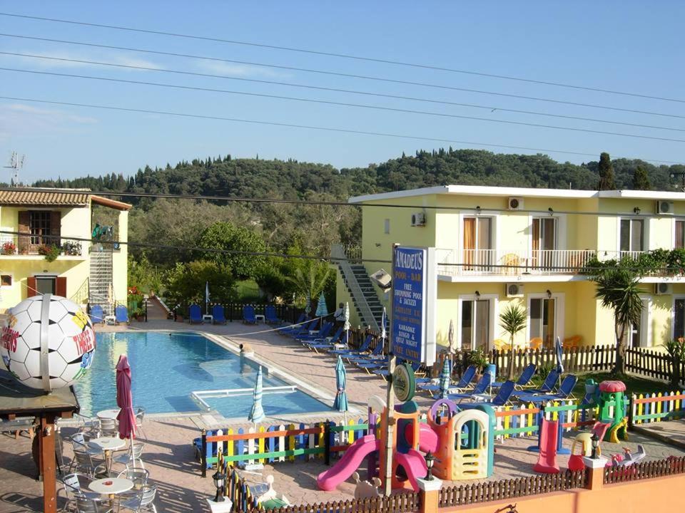 סידריון Amadeus Hawaii Apartments & Studios מראה חיצוני תמונה