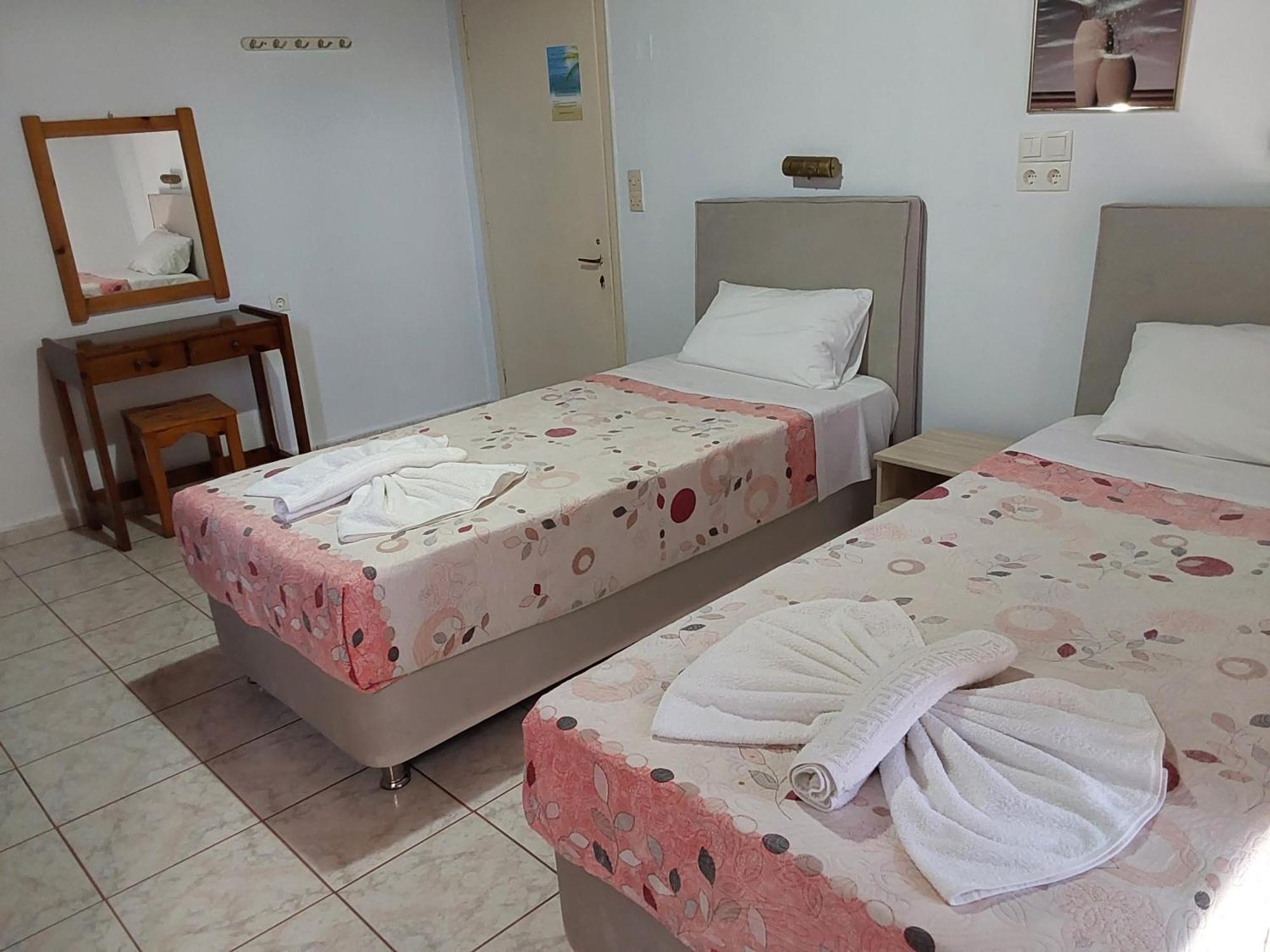 סידריון Amadeus Hawaii Apartments & Studios חדר תמונה