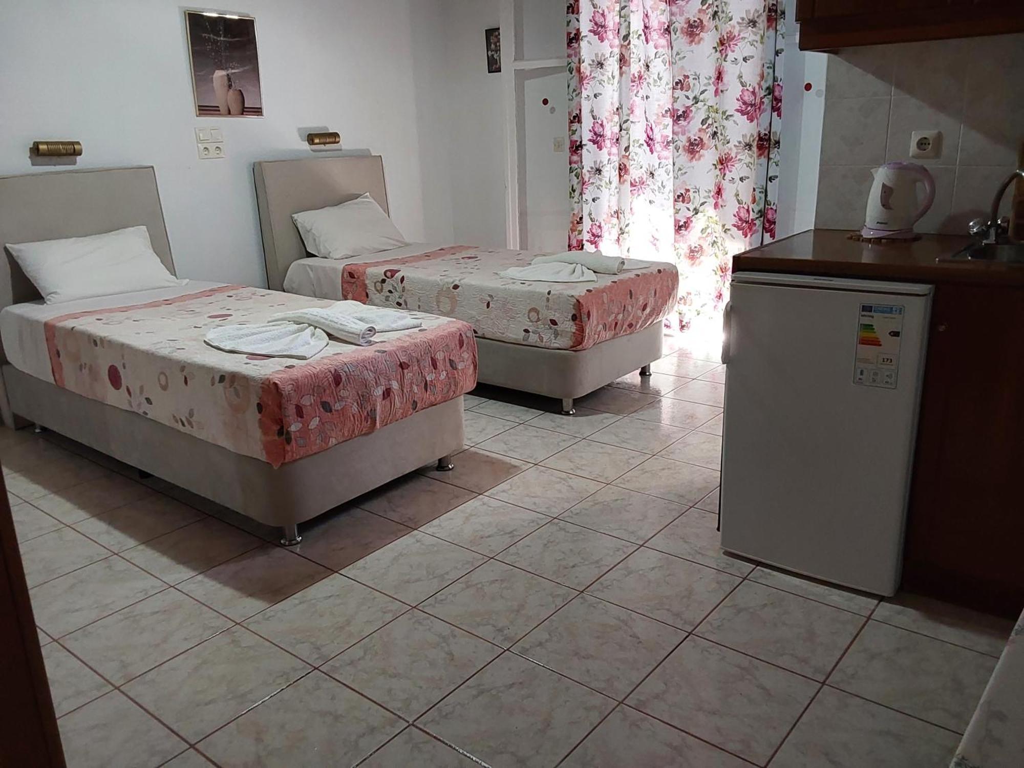 סידריון Amadeus Hawaii Apartments & Studios חדר תמונה